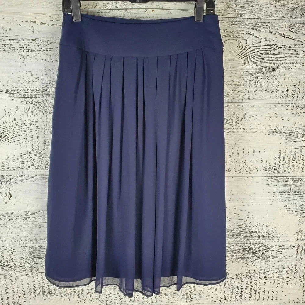 White House Black Market Soft Pleated Navy Blue Chiffon Business Skirt Size 8